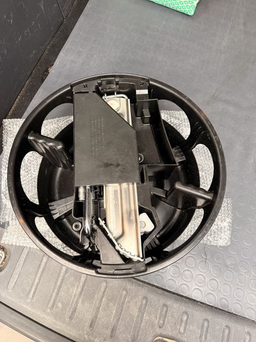 Крик,ключ за гуми  Авариен комплек Мерцедес W218, Mercedes W221,W222