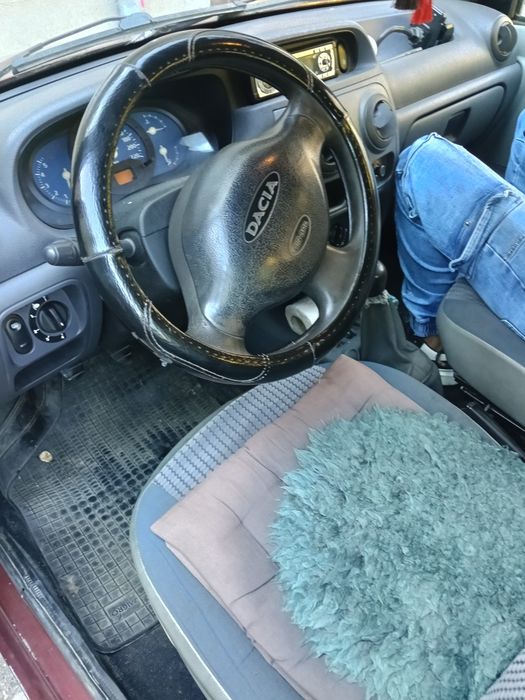 Vând Dacia Solenza