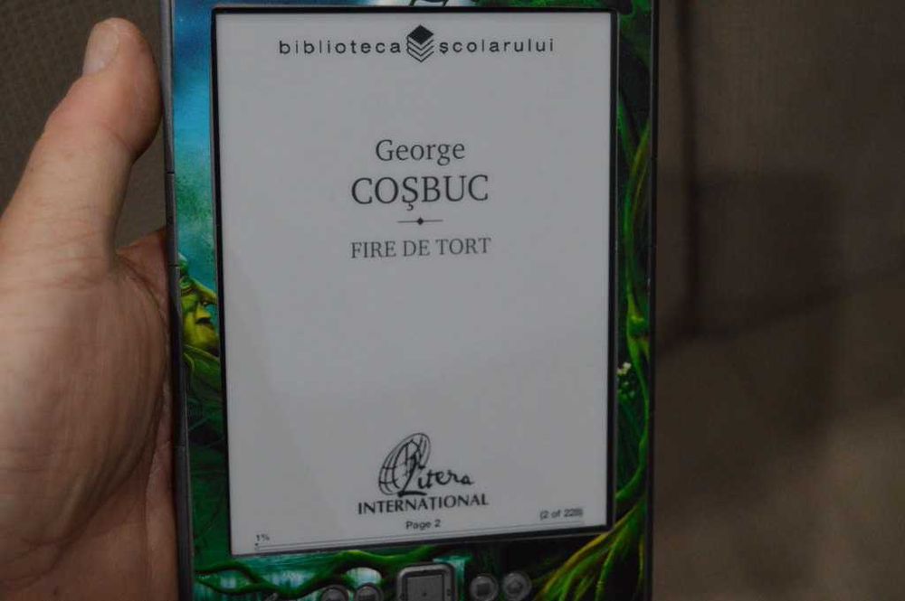 E-reader Amazon Kindle 4th gen (Model D01100) cu 110 carti romana