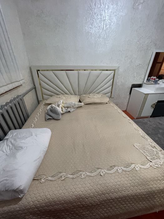 Спалный гарнитур сатылады.