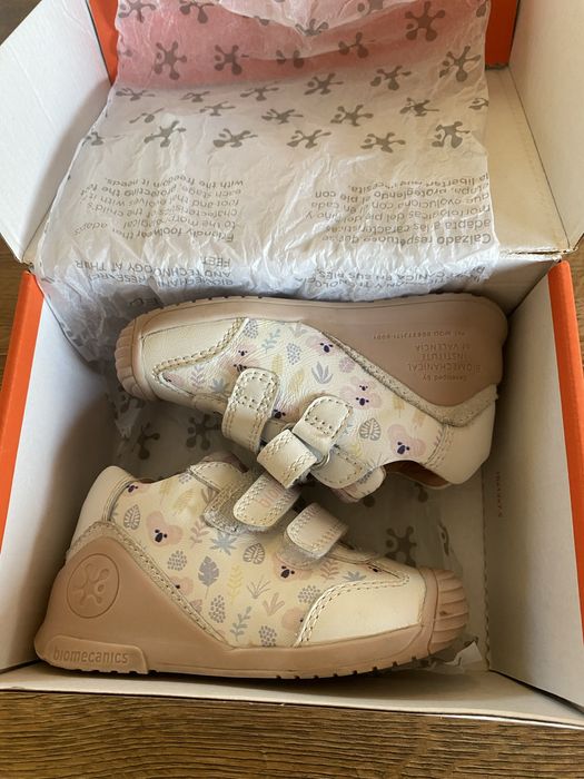 Papuci Biomecanics 21