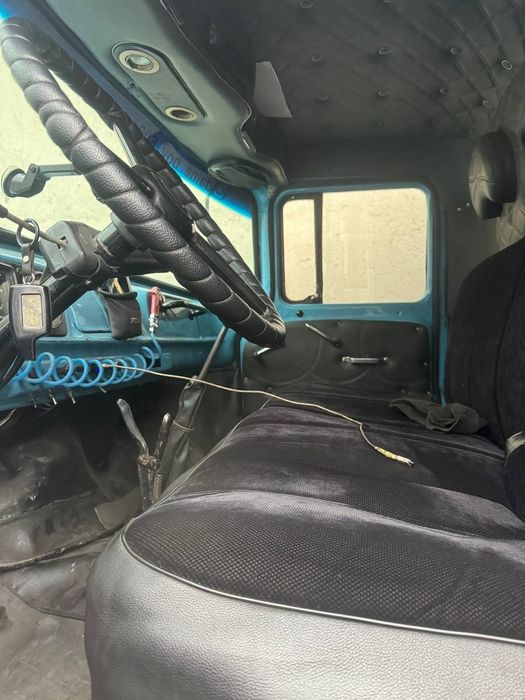 Zil 130 Samosval sotiladi.