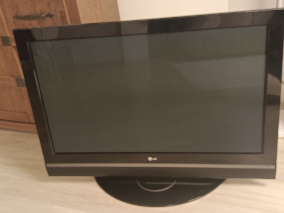 Телевизор LG 42PC51 (42 диагональ)