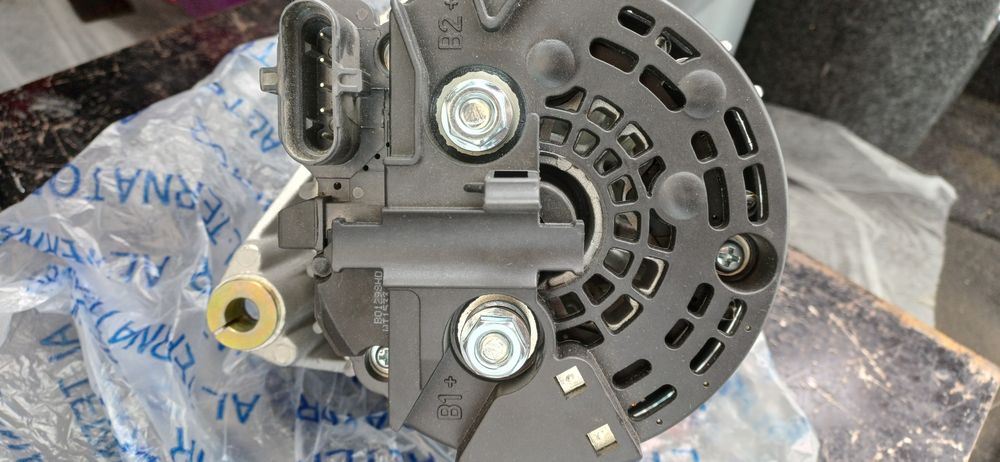 Генератор грузовой 24-28 вольт новый