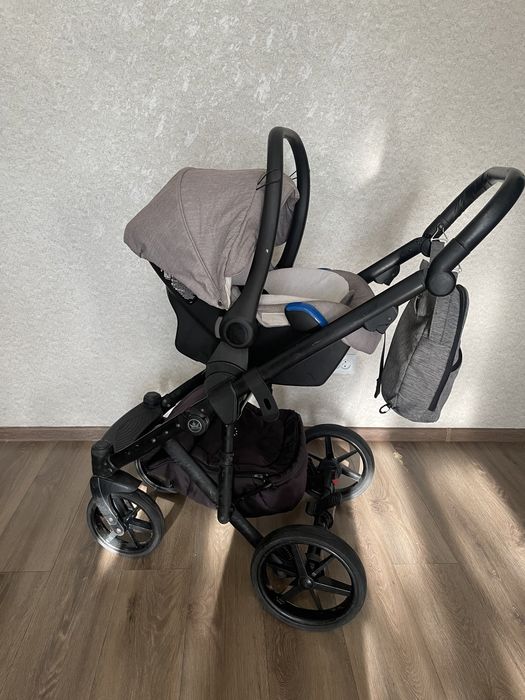 Продам коляску 3в1 Adamex