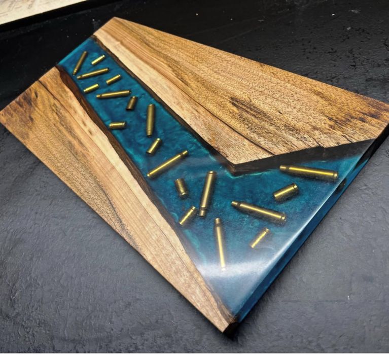 Уникални дъски за рязане и сервиране на мезета от орех и дъб