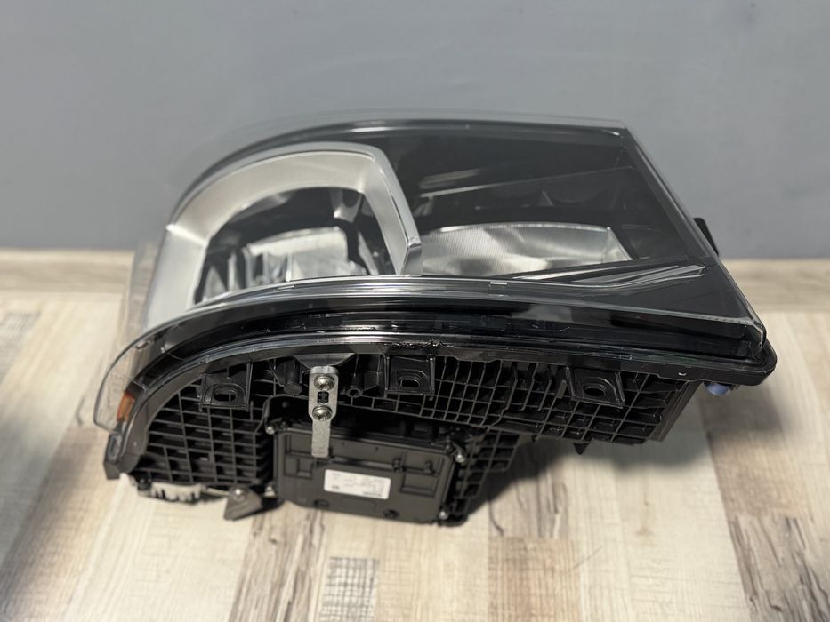 Фар Десен-SCANIA 2016,2017 LED НОВ!