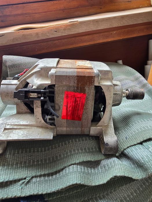 Двигатель на стиральную машинку