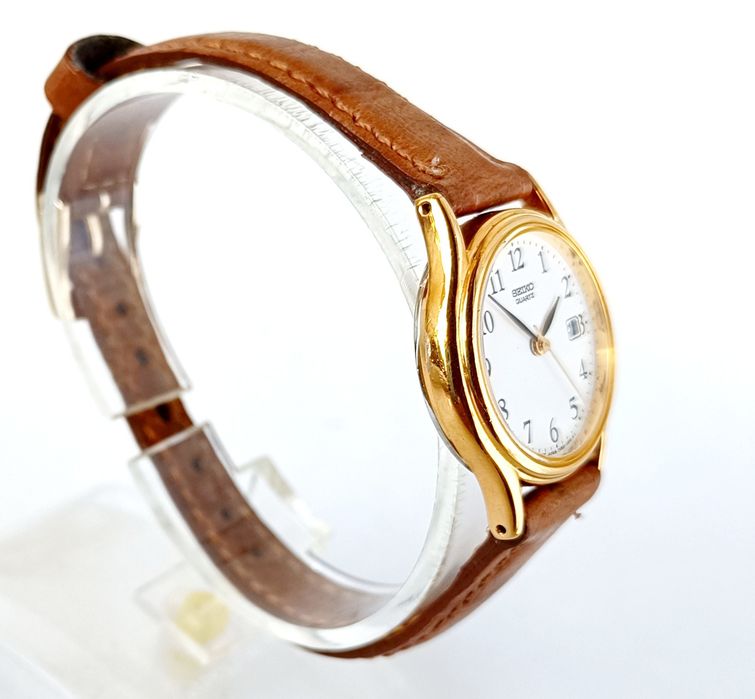 SEIKO quartz 7N82-0101 дамски часовник. Много запазен, с оригиналната си каишка