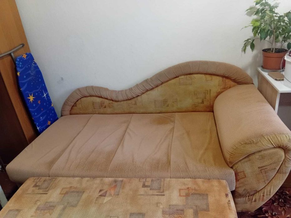 Продам диван, тахту