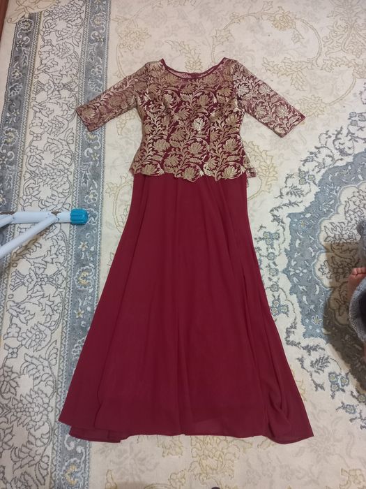 отдаю даром вечерние плятья. почти новые. подходят на 46-48 размер