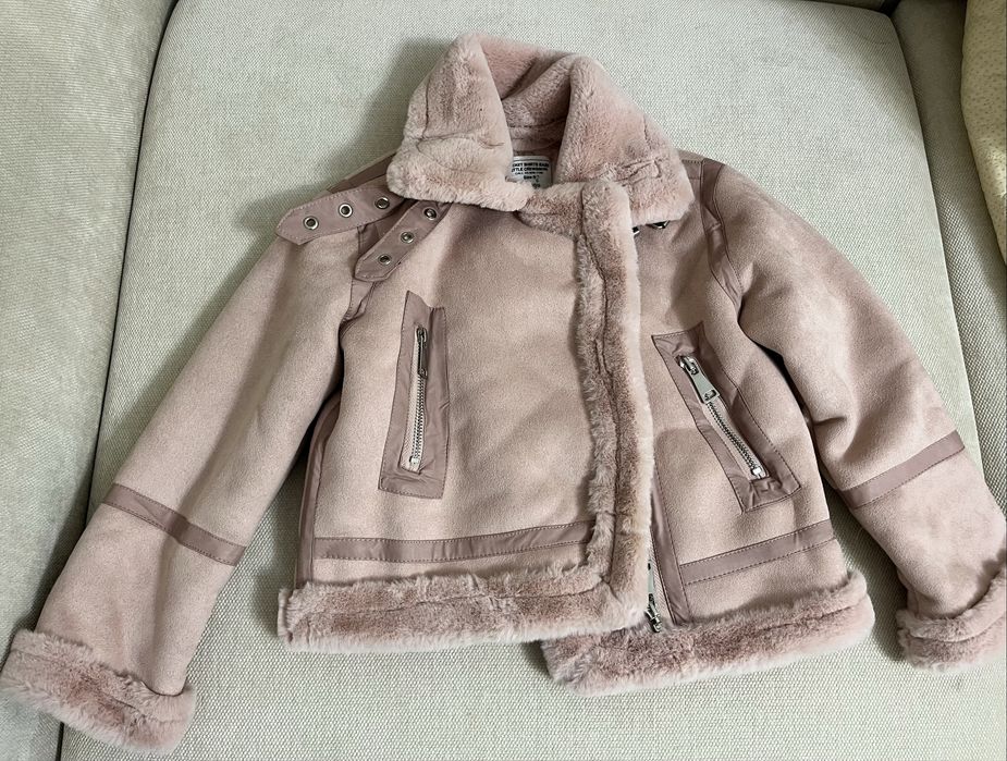 Продам дубленку для девочки 6-7 лет