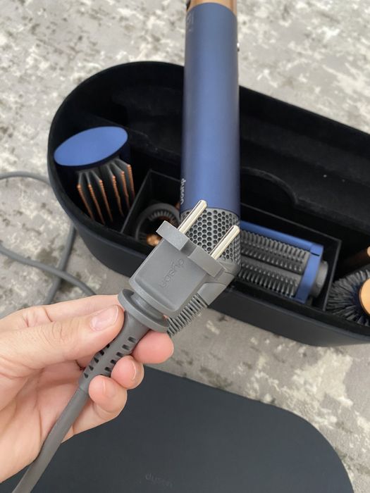 фен-стайлер dyson