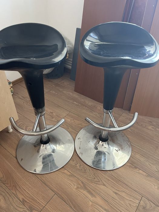 scaune de bar reglabile pe inaltime si care se roteac 360