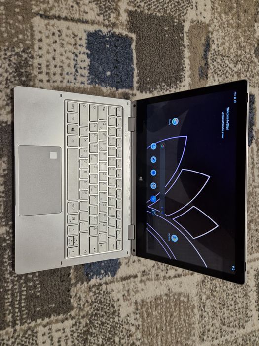 Laptop TREKSTOR C11 touchscreen 2in1 pliabil