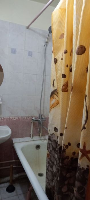 Сдаётся 3 х комнатная квартира со всеми удобствами в центре города