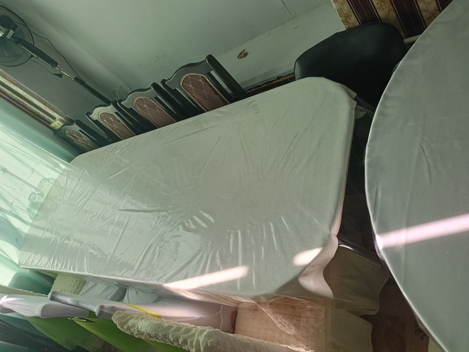 Стол и тумба продается