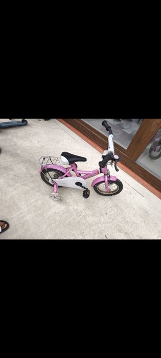 Bicicleta cu roti ajutatoare