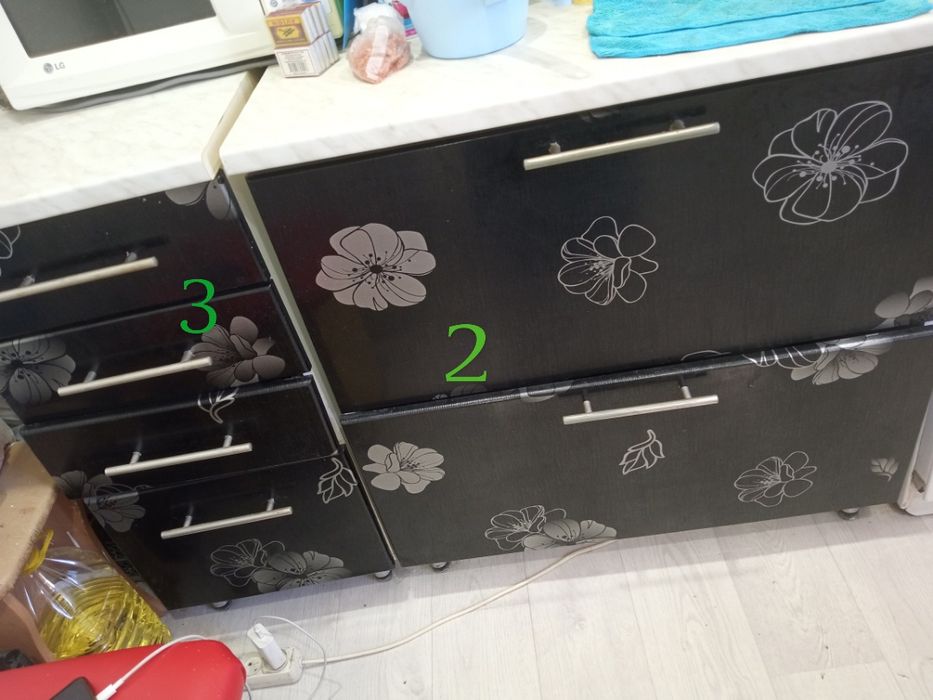 Кухонный гарнитур продам.