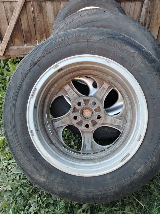Продам диски с шинами R16