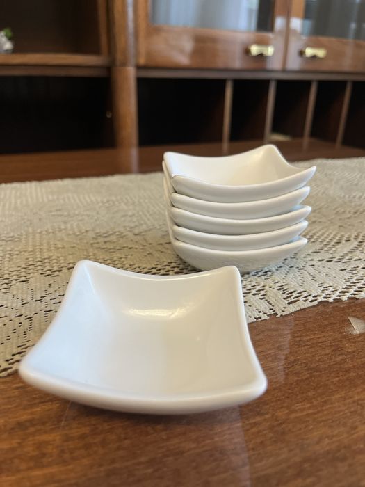 Соусницы белые новые