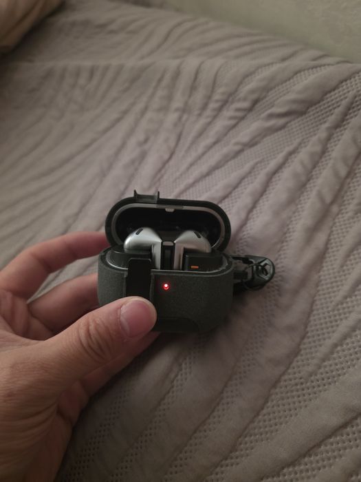Срочно продам наушники samsung buds 3