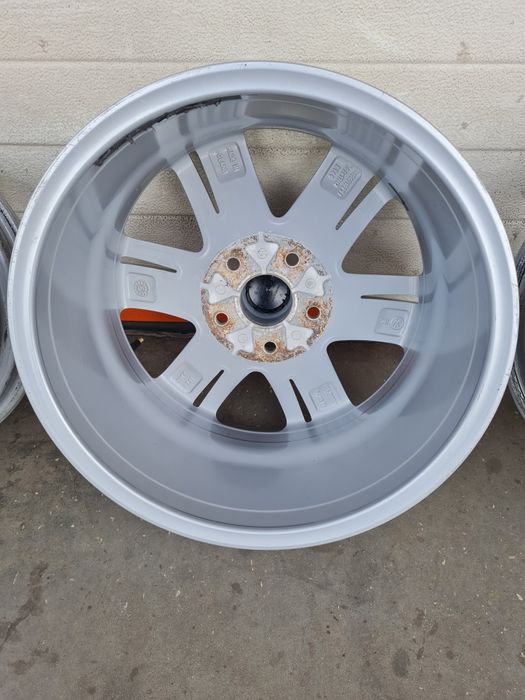 Оригинални джанти за ФОЛКСВАГЕН VW T6 T5 AMAROK TOUAREG R17 5x120 ET49 8J