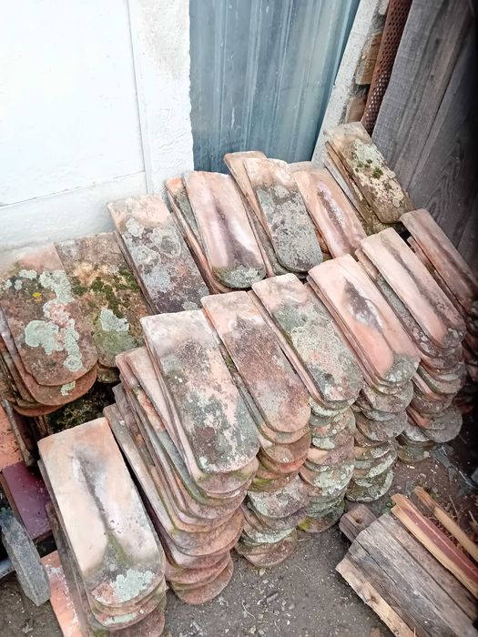 Vând țiglă solzi de pește