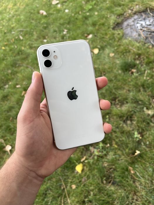 iPhone 11  64ГБ  ИДЕАЛ