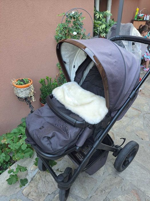 Бебешка количка 2 в 1 с включени аксесоари
