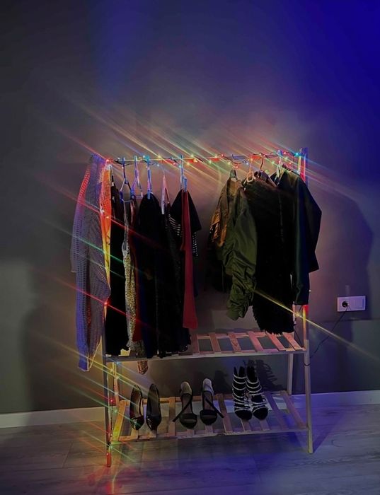 Дървена закачалка/стойка/щендер за дрехи