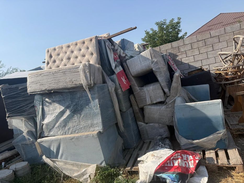 Отдам бесплатно  диваны для кафе БУ