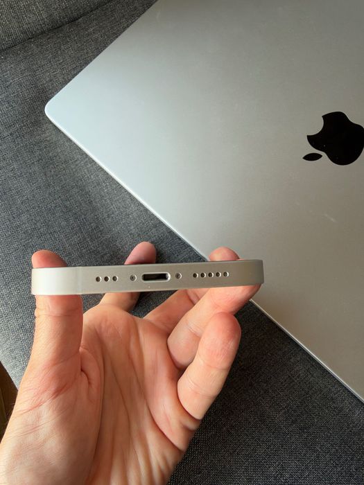 iPhone 13 Като Нов