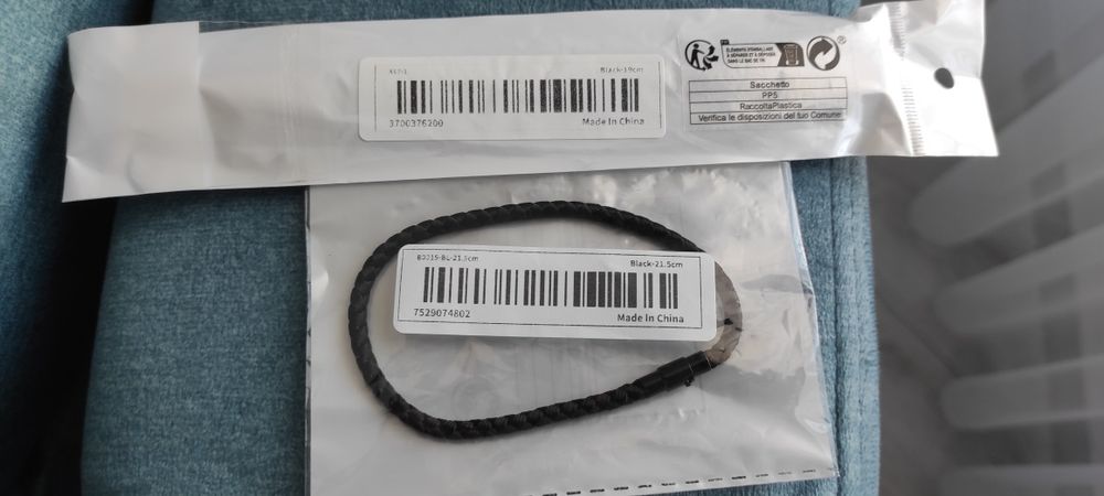 Мъжки кожени гривни