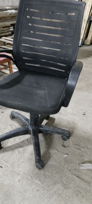 Продам офисное кресло.