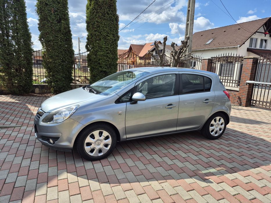 Opel Corsa D 1.2 benzină