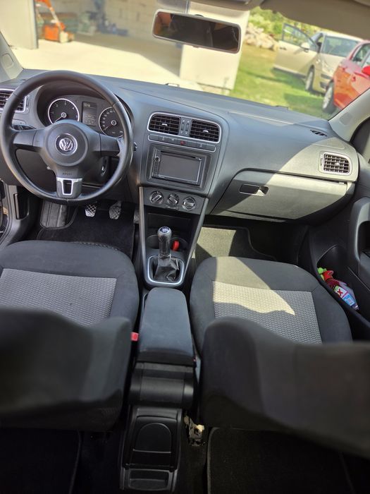 Vând Volkswagen Polo