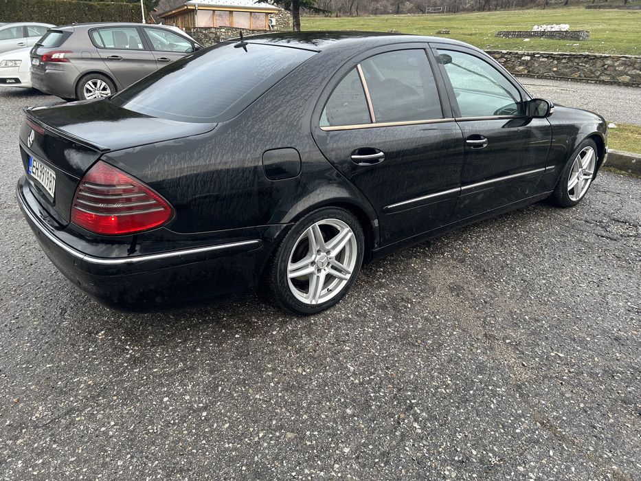 НА ЧАСТИ Mercedes E270 CDI Auto