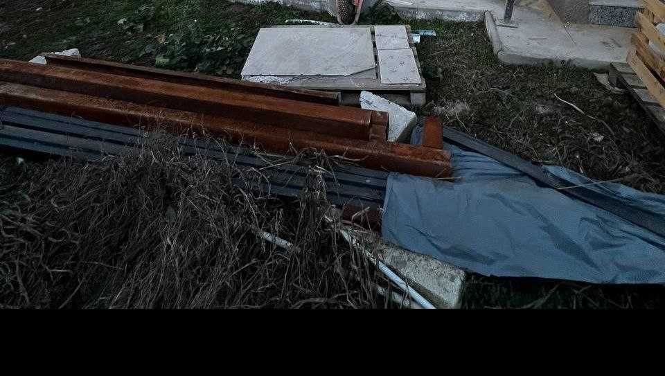 Țeavă metalică pătrată