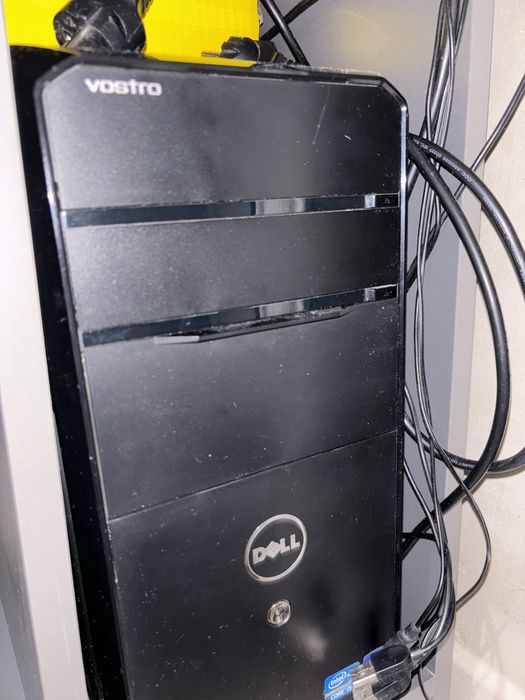 компьютер для роботы и тянет не которые игры