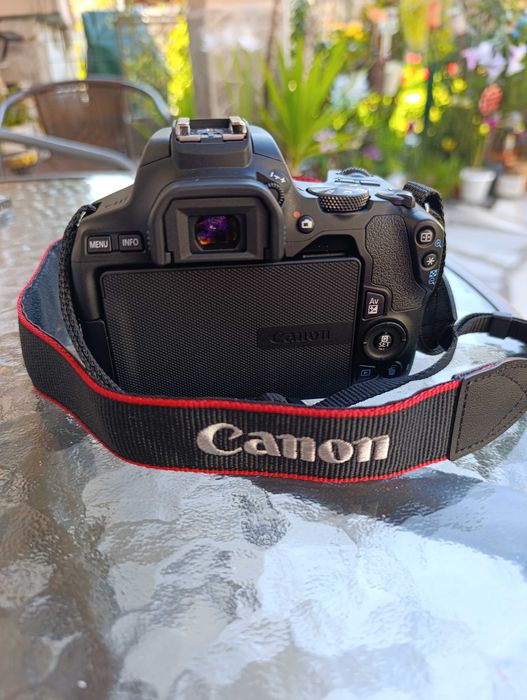 НОВО ФОТОАПАРАТ CANON EOS 250 D + ОБЕКТИВ EF-S 18-55