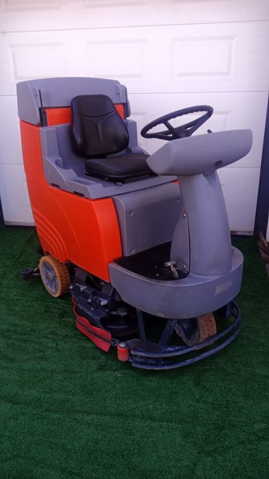 Masina de spalat pardoseli Hako B115