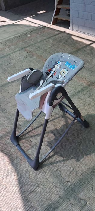 Bolalar uchun maxsus stul