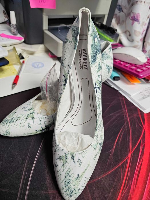 Обувь кожаная, кроссовки и кеды