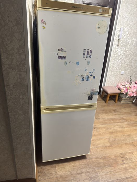 Продаю холодильник в рабочем состояний.