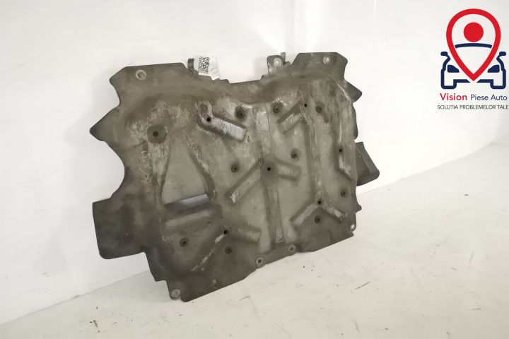 Метален Двигателен Щит Оригинален В Добро Състояние Мерцедес-Бенц / Me