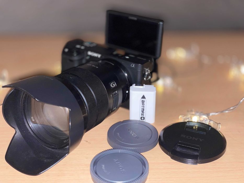 Sony A6400 + обектив Sony 18-105mm f/4 + 2 батерии
