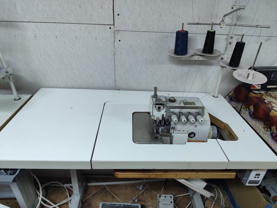 Mașini de cusut industriale