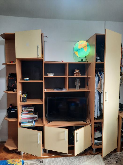 Mobila, biblioteca living.