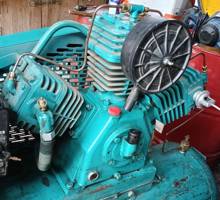 Utilaj spumă poliuretanica